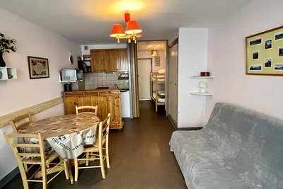 Image de Studio cosy avec terrasse ensoleillée
