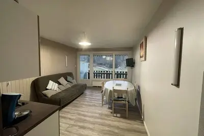 Image de Studio rénové 3*, balcon sud, pied pistes – Wifi, lave-linge, lits superposés, proche commerces