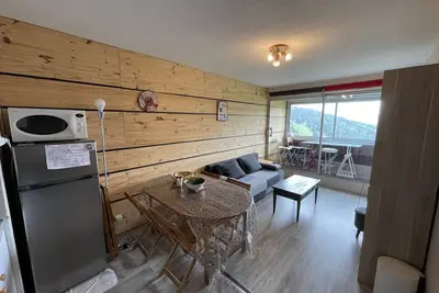 Image de Appartement T2 cabine avec balcon, accès piste, parking, animaux bienvenus