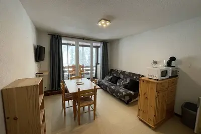 Image de Appartement T2 cabine avec balcon, face aux pistes, exposé sud, commerces à proximité