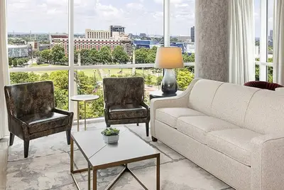 Image de 1br Deluxe Big City Adventures Await!