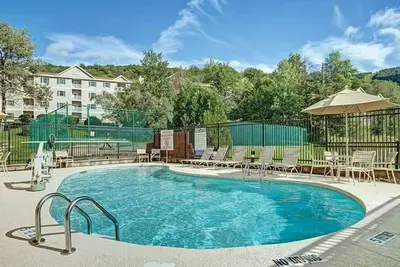 Image de 1br Deluxe Condo Jiminy Peak Skiing!