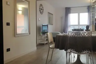 Image de Adam apartment two-room panoramic apartment near station, stadium, center Verona