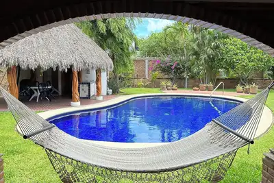 Image de Serene Old Mexico Rancho-style Enclave Pool Palapa \n3 Suites & Walk to Beach