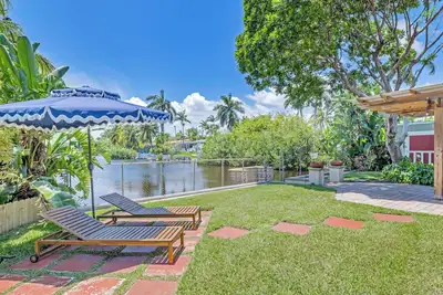 Image de Waterfront Serenity ~ 5 Minutes to Beach