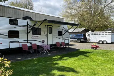 Image de Rv Glamping in horse and wine country and pet friendly!