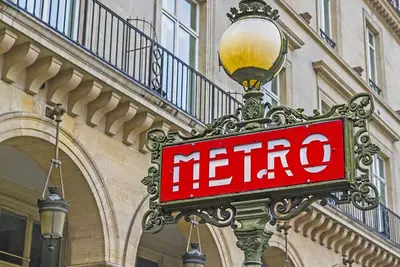 Image de The old-world charm of Marais &its narrow cobblestone streets&hidden courtyards