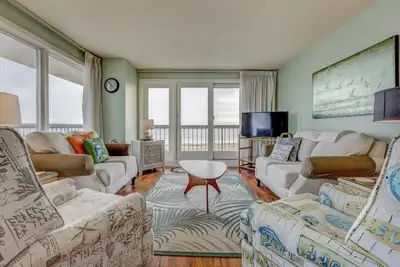 Image de Luxury Oceanfront Condo - Pool - Sauna - Parking