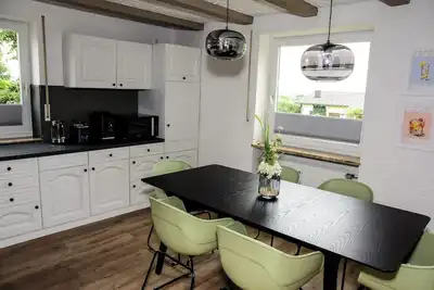 Image de 80 m² apartment, own entrance, terrace and garden, close to shopping facilities