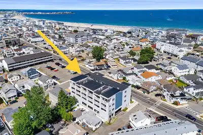 Image de Experience modern luxury in this high-quality 1-bedroom condo.