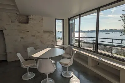 Image de Maison de charme avec petit jardin - Superbe vue mer