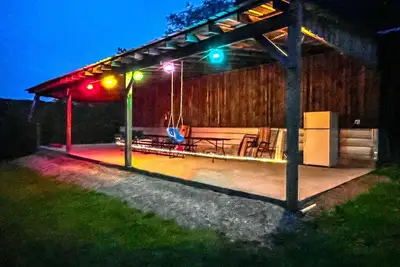 Image de Cozy Cabin with Swimming Pond and Patio for gatherings