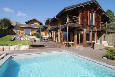 Image de Formidable Chalet avec piscine et vue