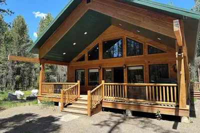 Image de Cozy 3-bedroom cabin with WiFi in soothing Island Park