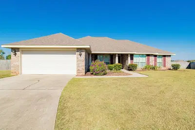 Image de Private Home with Lake Views!