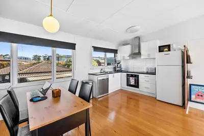 Image de Fine coastal living in a sun-drenched retreat. Pet friendly!
