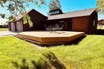 Image de Family Home with Mountain Views