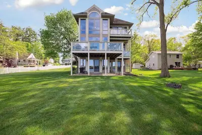 Image de Beautiful Lake Front House on Clark Lake with a Large Yard! Sleeps 20+