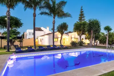 Image de Villa Estepona, 5 pièces, 8 personnes