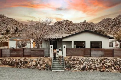 Image de Villa Sueños: Cowboy Tub, Hot Tub, Swingset
