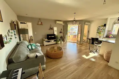 Image de Appartement T2 moderne et tout équipé, parking, climatisation, WiFi