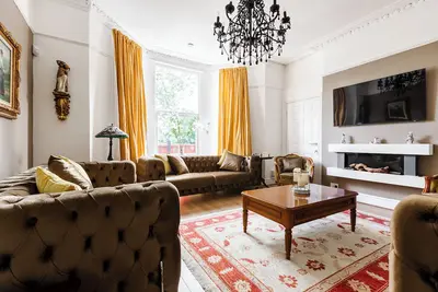 Image de Grand Villa: 6 En-Suites, Hot Tub, Cinema Room, Private Parking & Park View