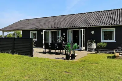 Image de Maison de vacances pour 8 a Væggerløse-By Traum