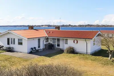 Image de Maison de vacances pour 10 a Farsø-By Traum