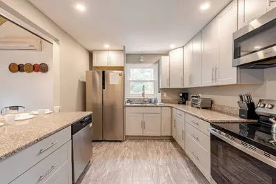 Image de Spacious 5-bedroom house with WiFi, Ac in lovely Lake Harmony