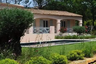 Image de Spacieuse Villa avec piscine