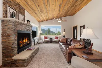 Image de Serenity & Adventure: Your Grand Lake Retreat