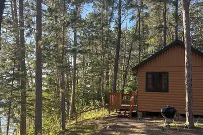 Image de Fabulous lakeside cabin with free dock space! Excellent swimming beach