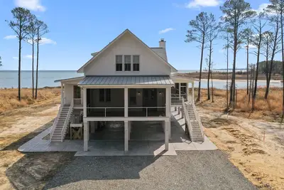 Image de New Waterfront Cottage in pleasant Kilmarnock with Views of Bay and Sandy Beach