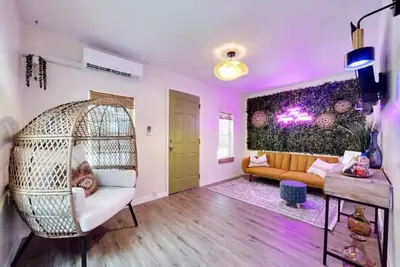 Image de The Tampa Twins | Urban Oasis