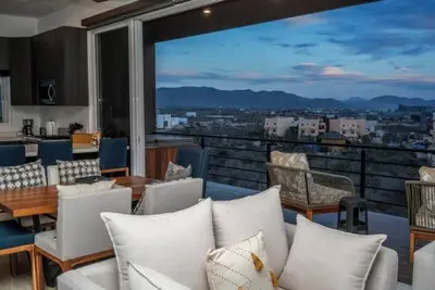 Image de Quick walk to Cerritos Beach, private Hot tub, pool, gym, ocean & mountain Views