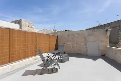 Image de Suite in Historic House with Private Rooftop & Balcony