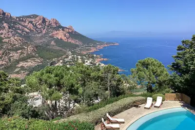 Image de Agay-Anthéor: rez-de-jardin vue mer et montagne