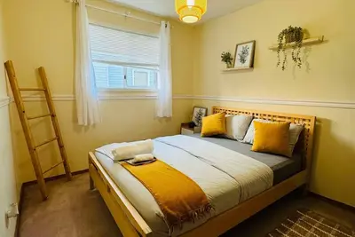 Image de Cozy Haven 1 Bedroom Only good for 2 person, pool area & patio in the house! !