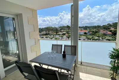 Image de Appartement neuf à proximité des commodités pour 4 personnes avec parking