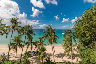 Image de Smugglers Cove 6: Beachfront condo on Paynes Bay Beach