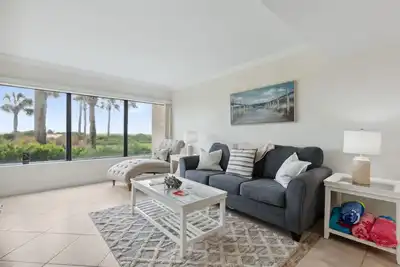 Image de Oceanfront Condo - 2 pools - Private Patio - Short walk to The Ritz Carlton