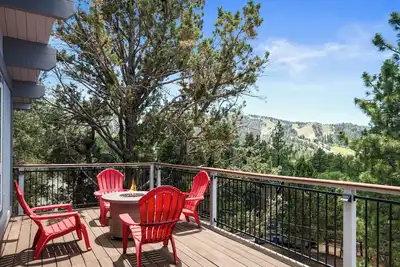 Image de Chalet Colusa - Slope Views, Hot Tub, Fireplace, Deck, Barbecue