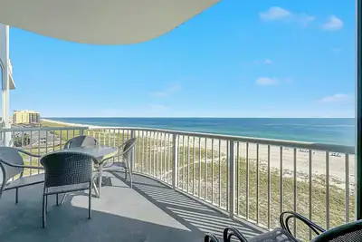 Image de Spanish Key 602 | Beachfront Condo | Steps from Flora Bama | Pools, Hot Tub, Gym & More!
