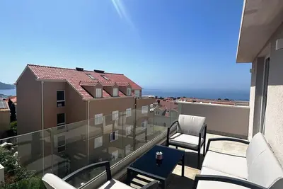 Image de Charming 2-Bedroom Apartment with Sea View & Private Parking