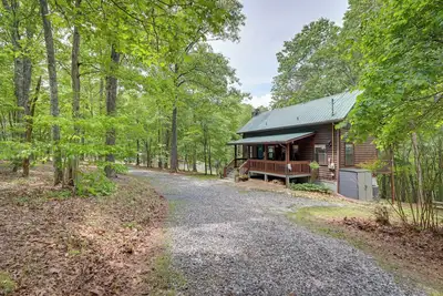 Image de Charming cabin with 3 bedrooms and hot tub in Blue Ridge
