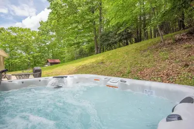 Image de Squatchs Den - Game Room + Dog Friendly + Fire pit