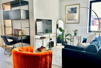 Image de Huge Modern 2 bedroom in Little Italy