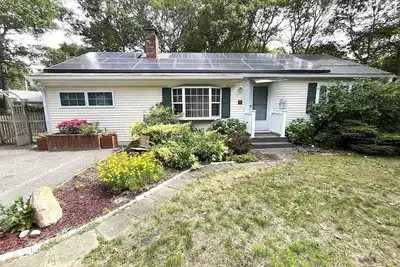 Image de Mid-Cape Remodeled House with WiFi, Ac, Smart Tv, Laundry, and Fenced-in Yard