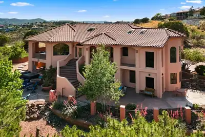 Image de Beautiful Mountain top retreat with room to spread out!