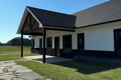 Image de Charming 3-bedroom new build close to Bois d Arc Lake outside of Honey Grove Tx